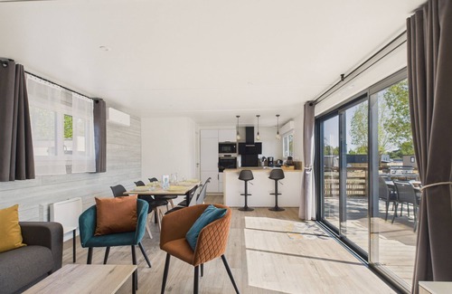 Saint-Gilles-Croix-de-Vie Ski Chalet | Chalet for 6 with shared heated pool