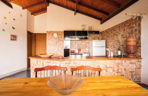 Alto Paraiso de Goias Ski Chalet | Chale Rossignol 2. Vista Linda em Meio ao Cerrado