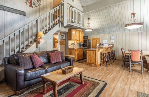 Mammoth Lakes Ski Chalet | Chalet #10, Bike/Hike in Summer at Ski in Ski Out