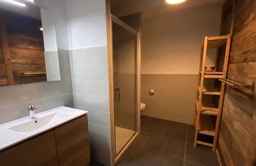Huez-en-Oisans Ski Chalet | Chalet 10 people private jacuzzi 50m from the slopes and lifts