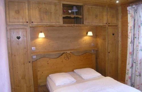 Meribel Ski Chalet | Chalet 10 personnes à Méribel avec Sauna, Cheminée et Garage - FR-1-180-568