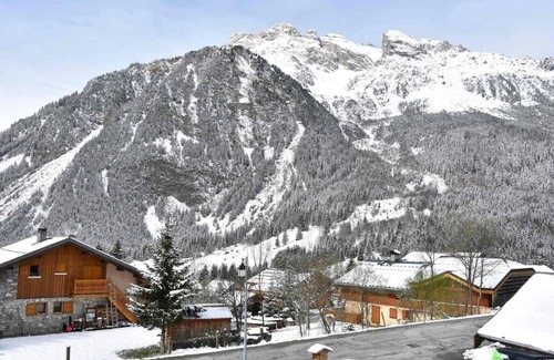Pralognan-la-Vanoise Ski Chalet | Chalet, 10m from ski slopes, terrace, balcony, parking, tv, ski locker, 200m², Pralognan-la-Vanoise