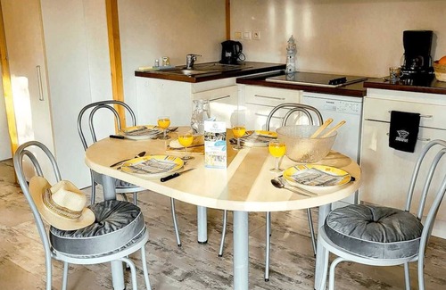 Saint-Denis-d'Oleron Ski Chalet | Chalet 2 étoiles - Piscine - eebbhh