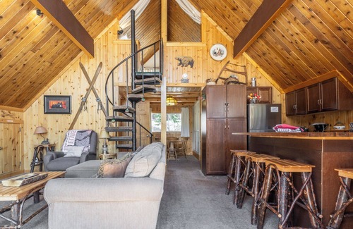 Mammoth Lakes Ski Chalet | Chalet #2, Charming Ski In/Ski Out Steps to the M