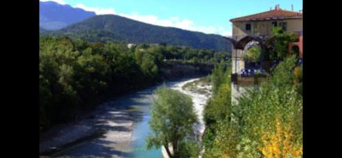Aouste-sur-Sye Bed & Breakfast | Chalet 2 du Lauzun