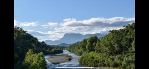 Aouste-sur-Sye Bed & Breakfast | Chalet 2 du Lauzun