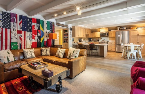 Mammoth Lakes Ski Chalet | Chalet #21, Slope Side Ski in Ski Out Spacious Fam