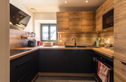 Albiez-Montrond Ski Chalet | Chalet, 250m from shops, fireplace or stove, parking, tv, ski locker, 84m², Albiez Montrond