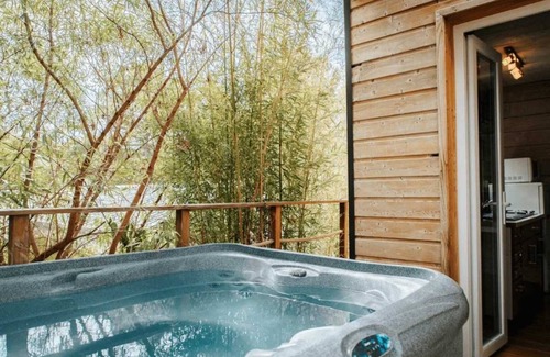 Bormes-Les-Mimosas Ski Chalet | Chalet 3 étoiles - Parc aquatique - efchhg