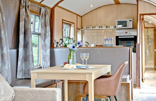 Dawlish Warren Ski Chalet | Chalet ∙ 3 bedrooms ∙ 6 guests