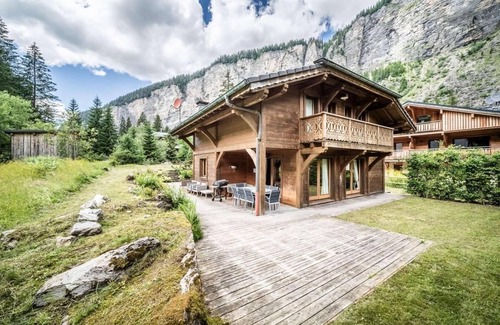 Les Prodains Ski Chalet | Chalet, 3rd floor, fireplace or stove, tv, 170m², Morzine