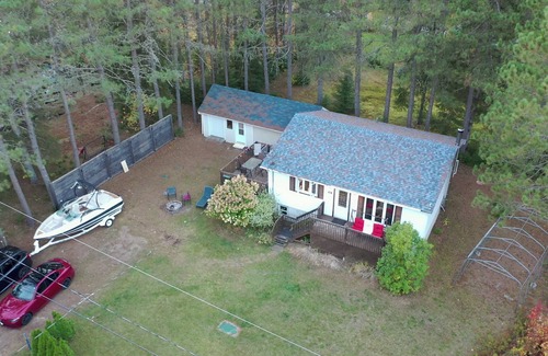 Saint Donat Ski Chalet | Chalet 4 saisons avec spa - Accès au Lac - Proximité Montagnes Ski - 10+ pers.