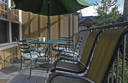 Government Camp Ski Chalet | Chalet 40 at the Official Collins Lake Resort Building L