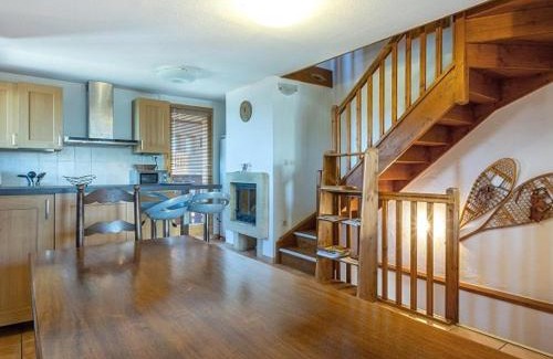 Plagne Soleil House | Chalet 6 pièces sur les pistes à La Plagne, 10 pers, garage, balcon, ensoleillé, ski-in/ski-out - FR-1-351-85