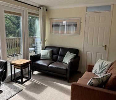 Bont Newydd Ski Chalet | Chalet 64, Lakeside, Glan Gwna Holiday Park