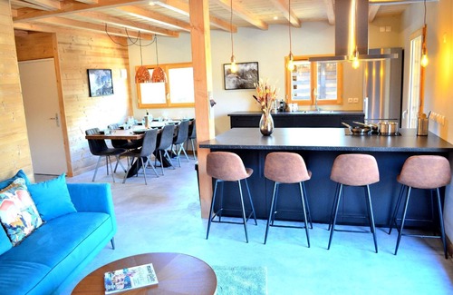 Oz-en-Oisans Ski Chalet | Chalet 800, cosy and luxury mountain chalet near Alpe d'Huez 8p