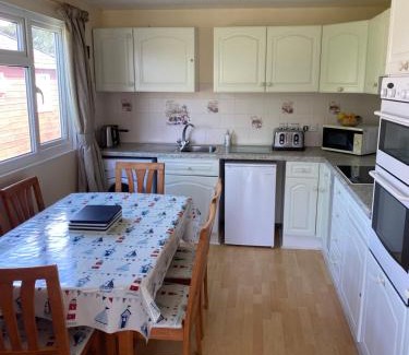 Padstow Apartment | Chalet 86, Atlantic Bays Holiday Park