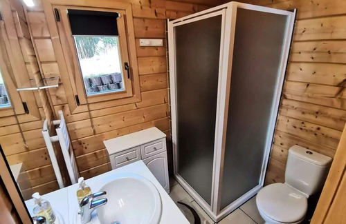 Reallon Ski Chalet | Chalet Aiguilles - Chalets for 8 People