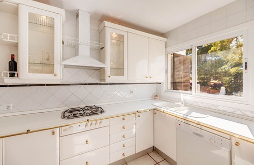Tolleric Ski Chalet | Chalet 'Algues 7' with Sea View, Wi-Fi and Air Conditioning