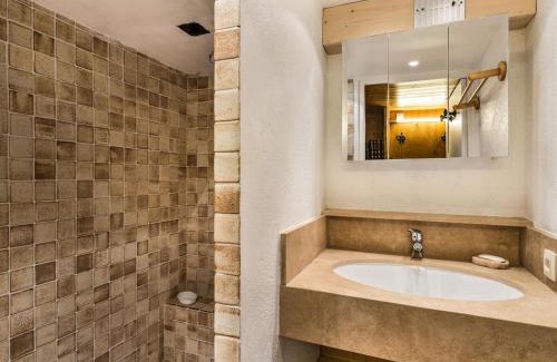 Le Planellet Ski Chalet | Chalet alpin 4 chambres à Megève, près des pistes, exposé plein soleil, pour 10 personnes - FR-1-453-10