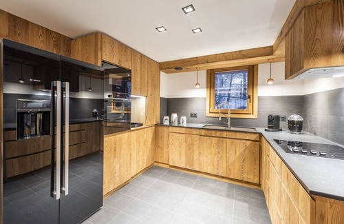 Meribel Centre Ski Chalet | Chalet Alya- 12 people - 5 bedrooms - Ski-in ski-out - Méribel - Swimming pool