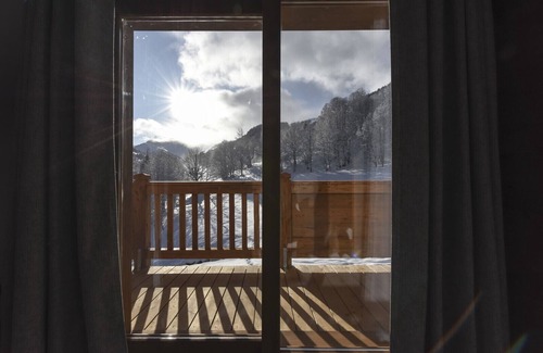 Meribel Centre Ski Chalet | Chalet Alya- 12 people - 5 bedrooms - Ski-in ski-out - Méribel - Swimming pool