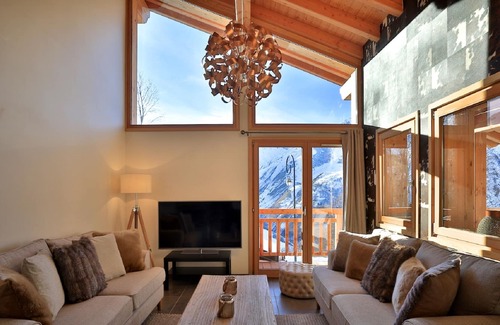 Villarabout Ski Chalet | CHALET APHYLLA