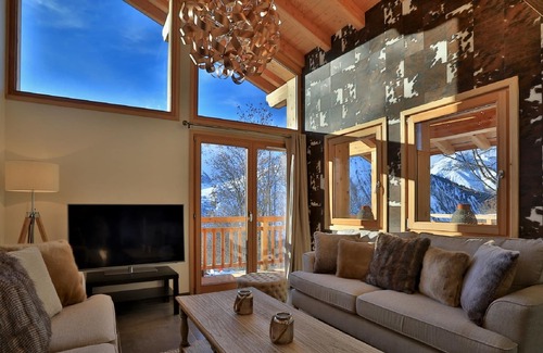 Villarabout Ski Chalet | CHALET APHYLLA