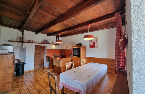 Saint-Jean-d'Arves Ski Chalet | Chalet at 350 from the slopes. Spectacular view. 12 people.