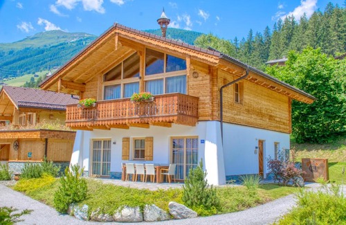 Schonbach Ski Chalet | „Chalet 4 Am Sonnenhang“ by Alpen Apartments