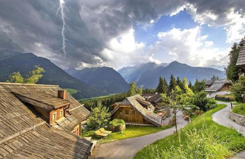 Schonbach Ski Chalet | Chalet in Wildkogel near Ski Slopes & Pool