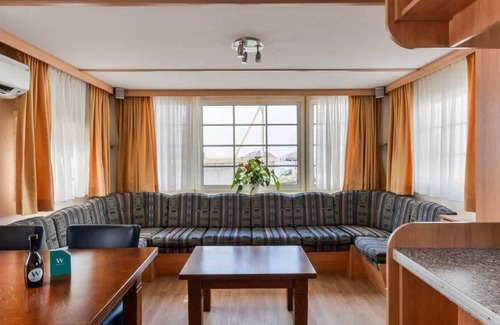 Zandvoort Ski Chalet | Chalet at the beach with FREE PARKING