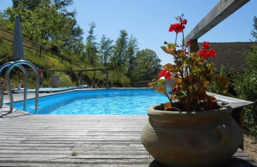 Saint-Cere Ski Chalet | Chalet at the edge of the wood