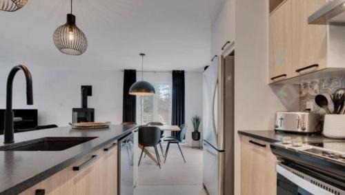 Pont-Rouge Ski Chalet | Chalet Athena Spa saunas and pools Pont-Rouge