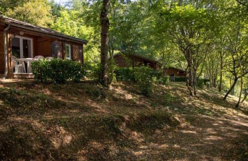 Sauveterre-de-Rouergue Other | Chalet avec Terrasse à Sauveterre-de-Rouergue, 2 Chambres, Équipements Complets - API-1-52-410