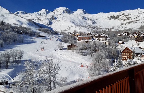 Saint-Sorlin-d'Arves Ski Chalet | Chalet Beausoleil Completely new apartment for 12 people 146m2