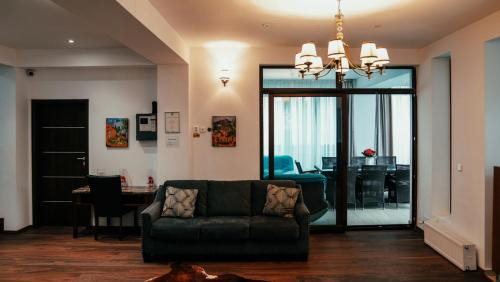 Azuga House | Chalet Belmont