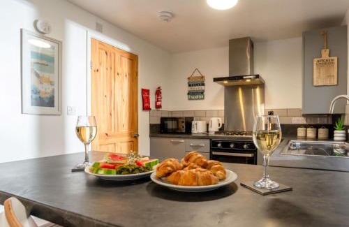 Helford Passage Ski Chalet | Chalet Bushwood Lodge by Interhome