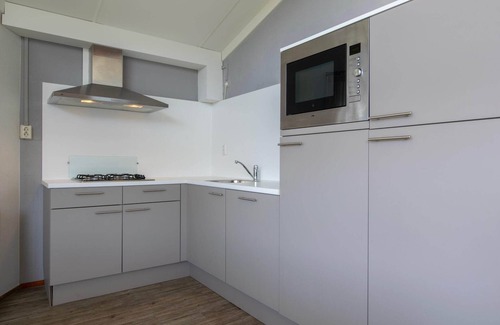 Domburg House | Chalet by Dutch Coast with Private Garden