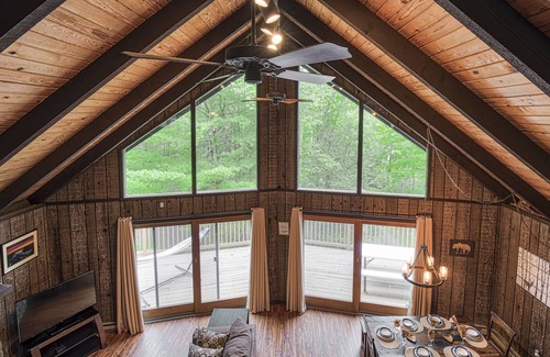 Greentown Ski Chalet | Chalet Cabin at Lake Wallenpaupack-Hot Tub-Firepit-Pool Table-Privacy-sleeps 14