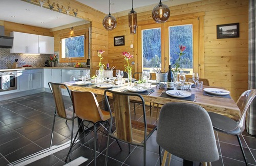 Saint-Jean-de-Sixt Ski Chalet | Chalet Carter - family mountain base for 11, jacuzzi & games - OVO Network