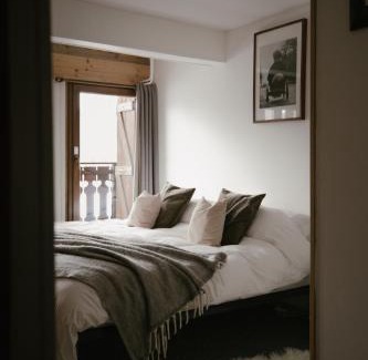 Chatel Bed & Breakfast | Chalet Châtaigne - Shared Catered Chalet