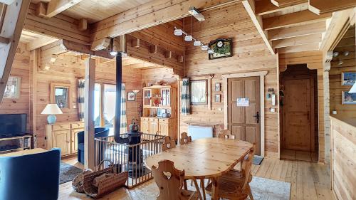 Saint-Jean-dʼAulps Ski Chalet | Chalet chaleureux - 9 personnes - 3km des pistes - proche Morzine - Iaorana