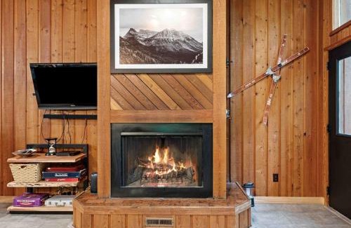 Whitefish Ski Chalet | Chalet Chic! Lake and Ski Access Nearby Fish Pond