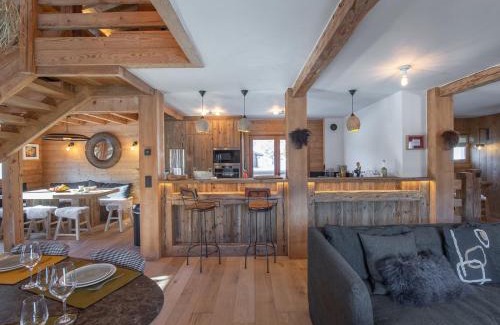 Demi-Quartier Ski Chalet | Chalet Chic Rénové à Proximité des Pistes – 5 Chambres pour 11 Personnes - FR-1-569-36
