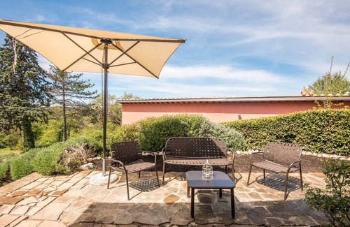 Trequanda Ski Chalet | Chalet "Cigno" with Shared Pool & Wi-Fi