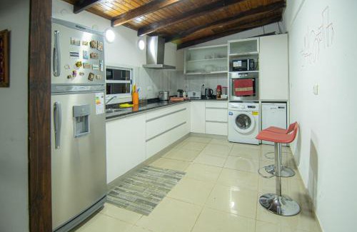 Posadas House | chalet con parque quincho y pileta