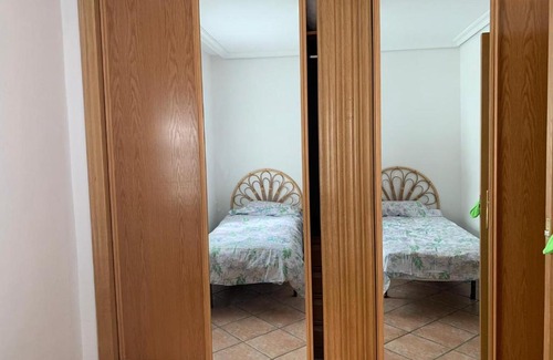 Albacete House | Chalet con piscina. A 5 Km de la feria