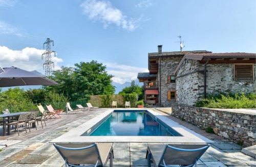 Colico Ski Chalet | chalet con piscina e vista panoramica