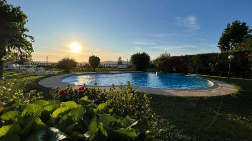 Bembrive House | Chalet con piscina y 2000 m de jardín
